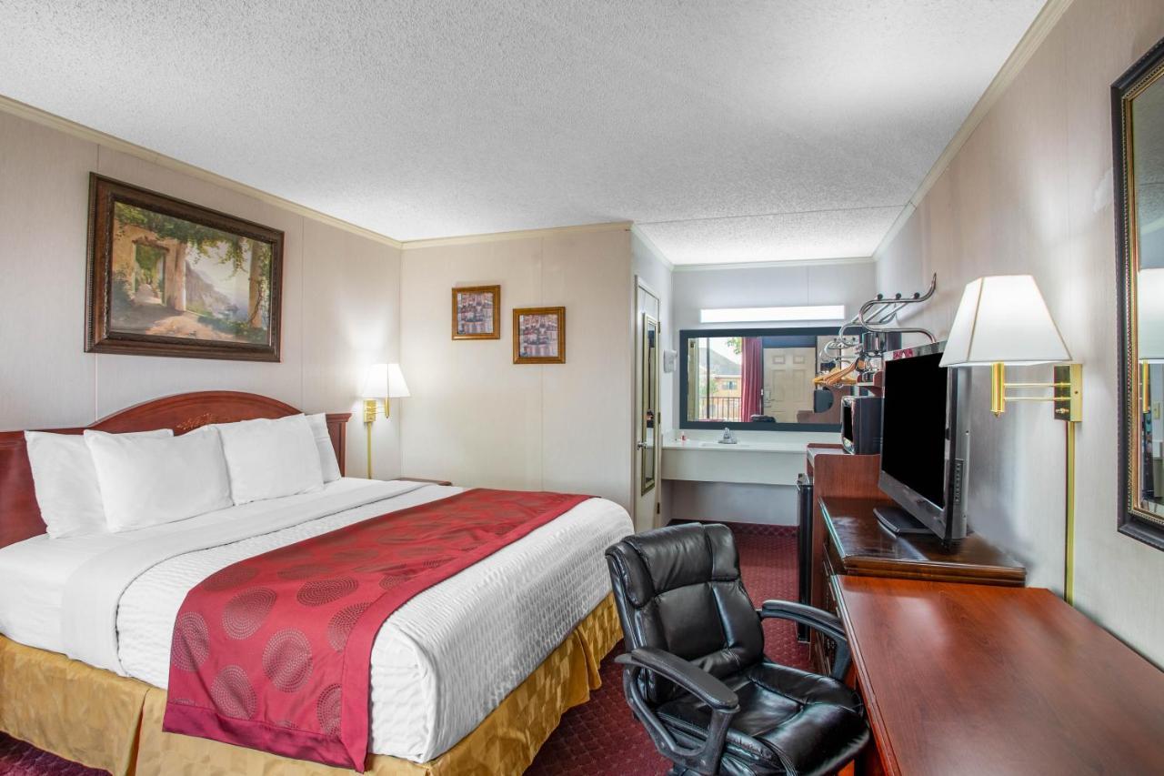 Motel Ramada By Wyndham Branson Esterno foto