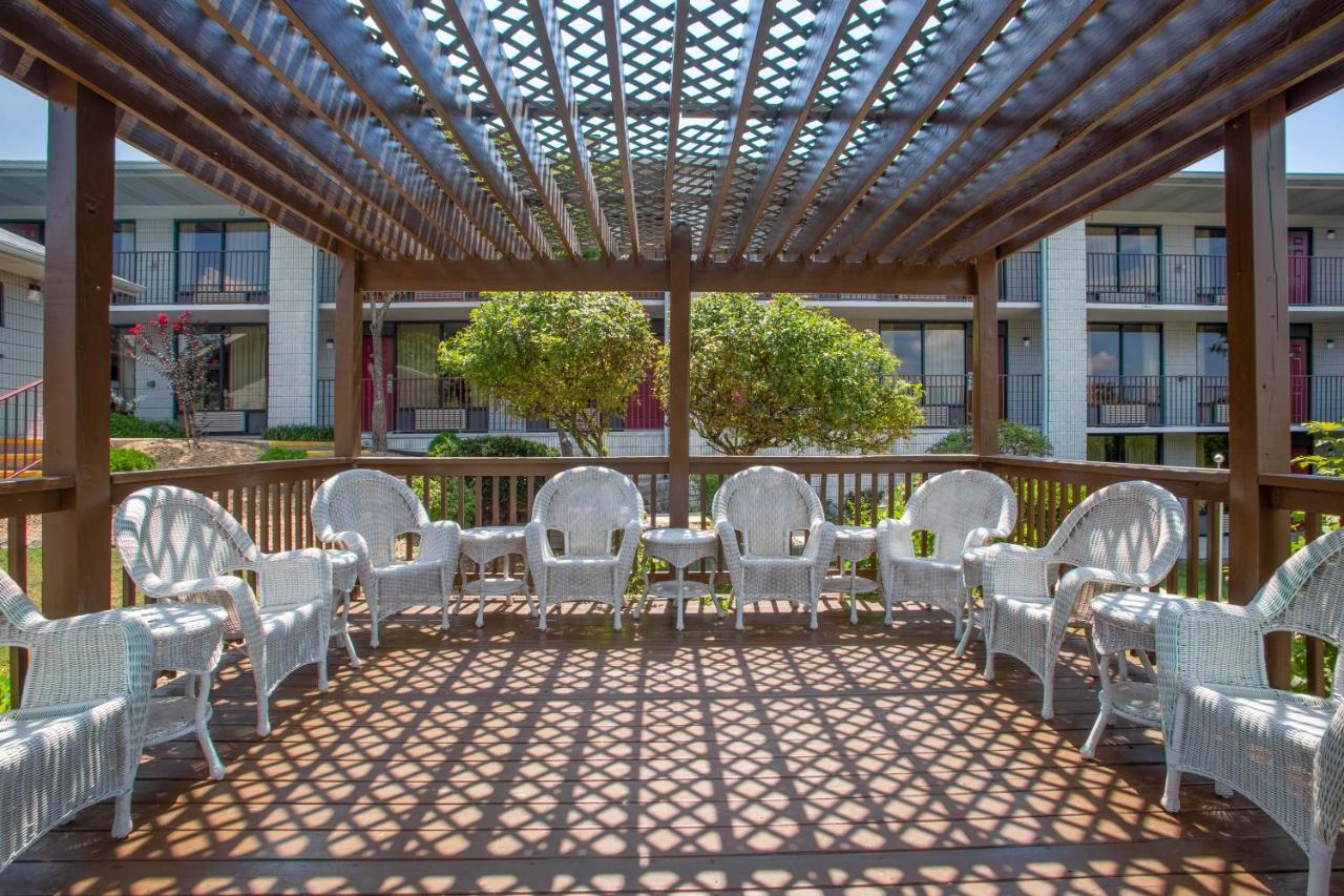 Motel Ramada By Wyndham Branson Esterno foto