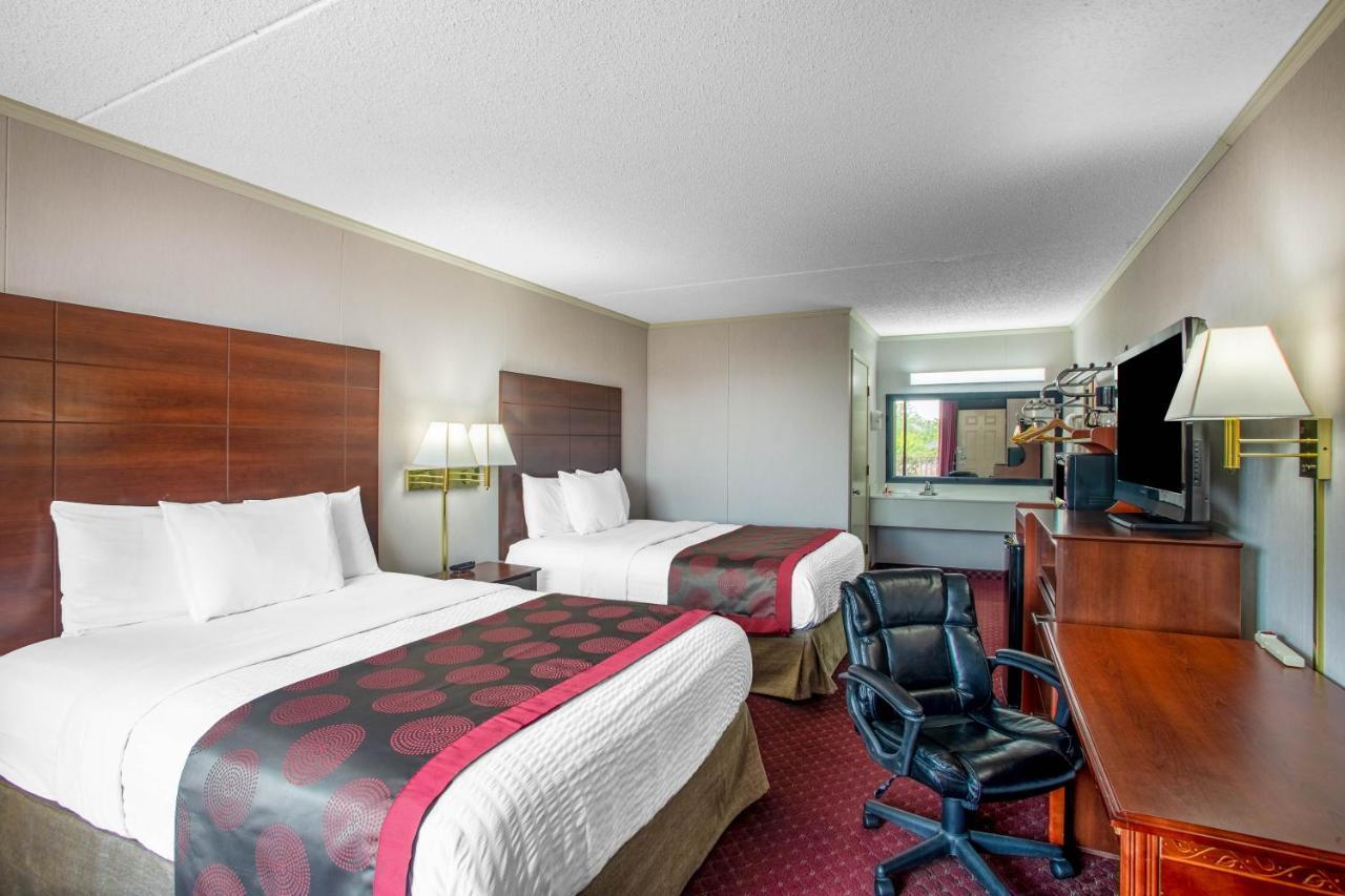 Motel Ramada By Wyndham Branson Esterno foto