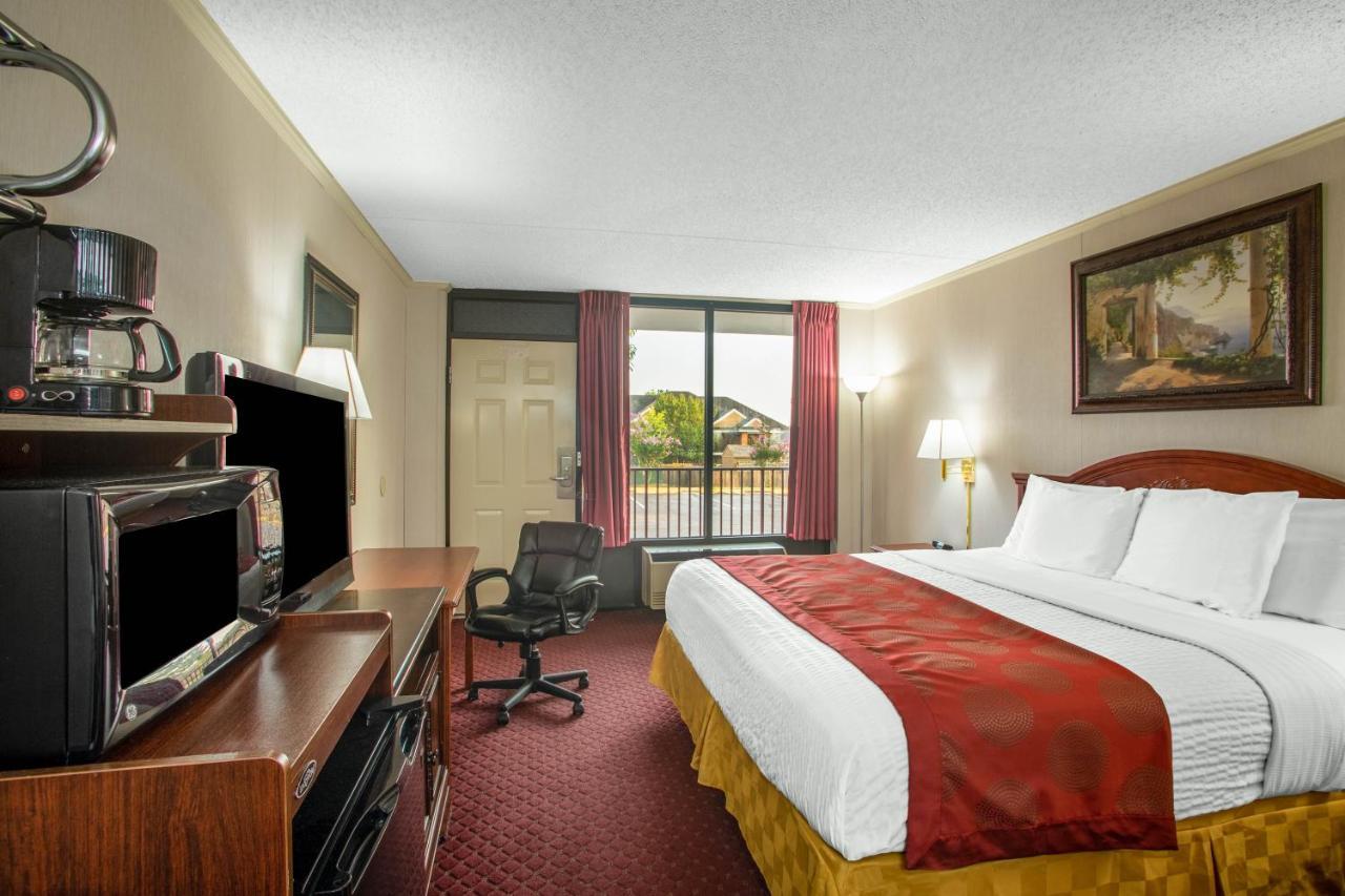Motel Ramada By Wyndham Branson Esterno foto