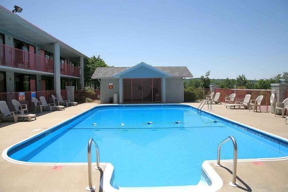 Motel Ramada By Wyndham Branson Esterno foto